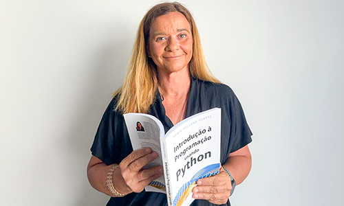 Docente lança livro de Introdução à Programação